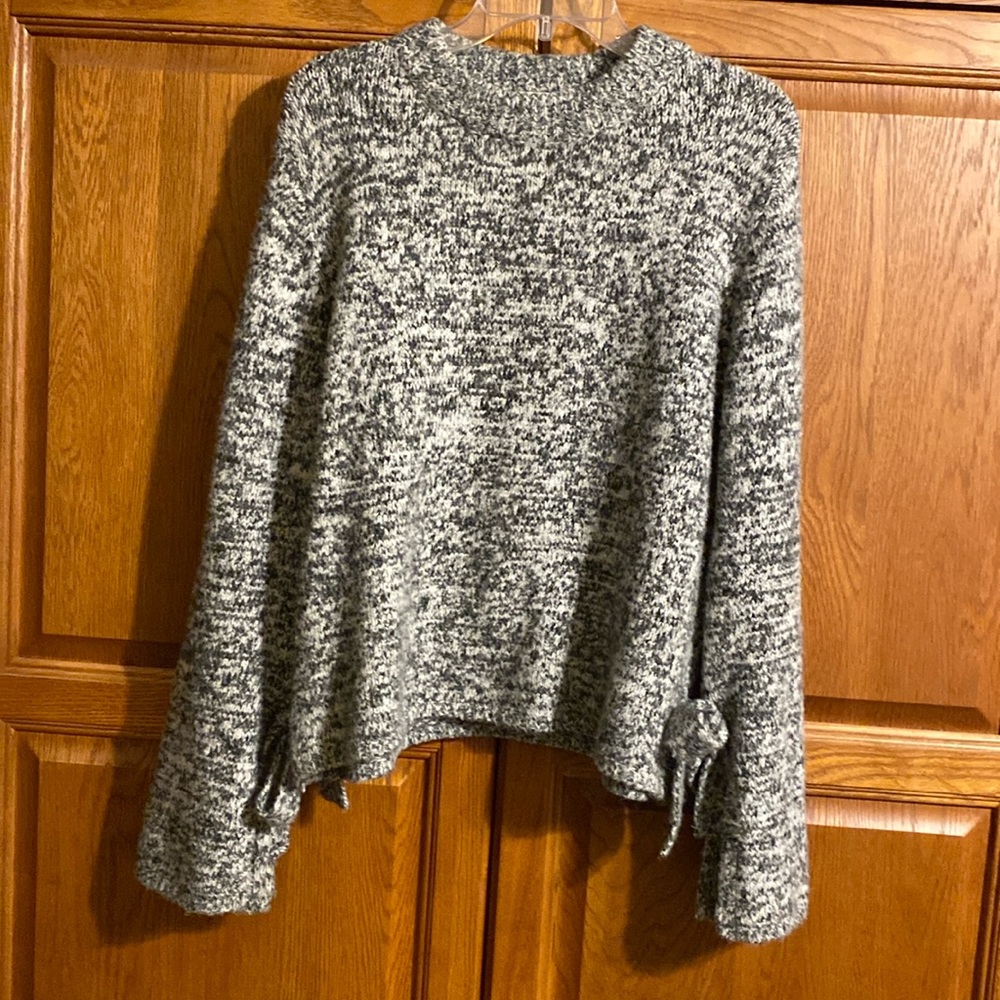 Myesper Sweater.
